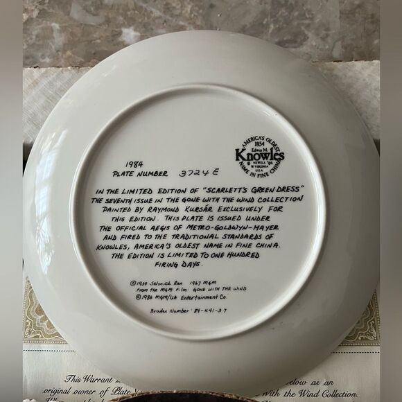 Vintage Scarlett and Rhett collectible series plate by Edwin Knowles - Picture 3 of 5